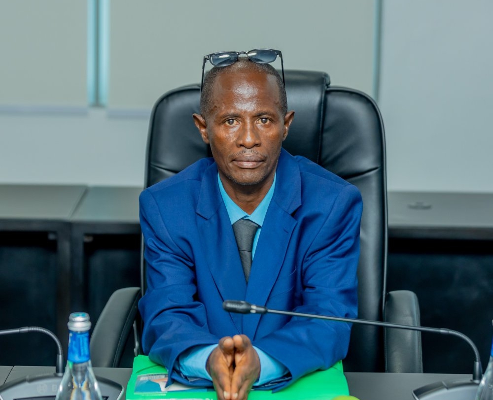 gova8h2xoaaaljr-2-b0f5d_1